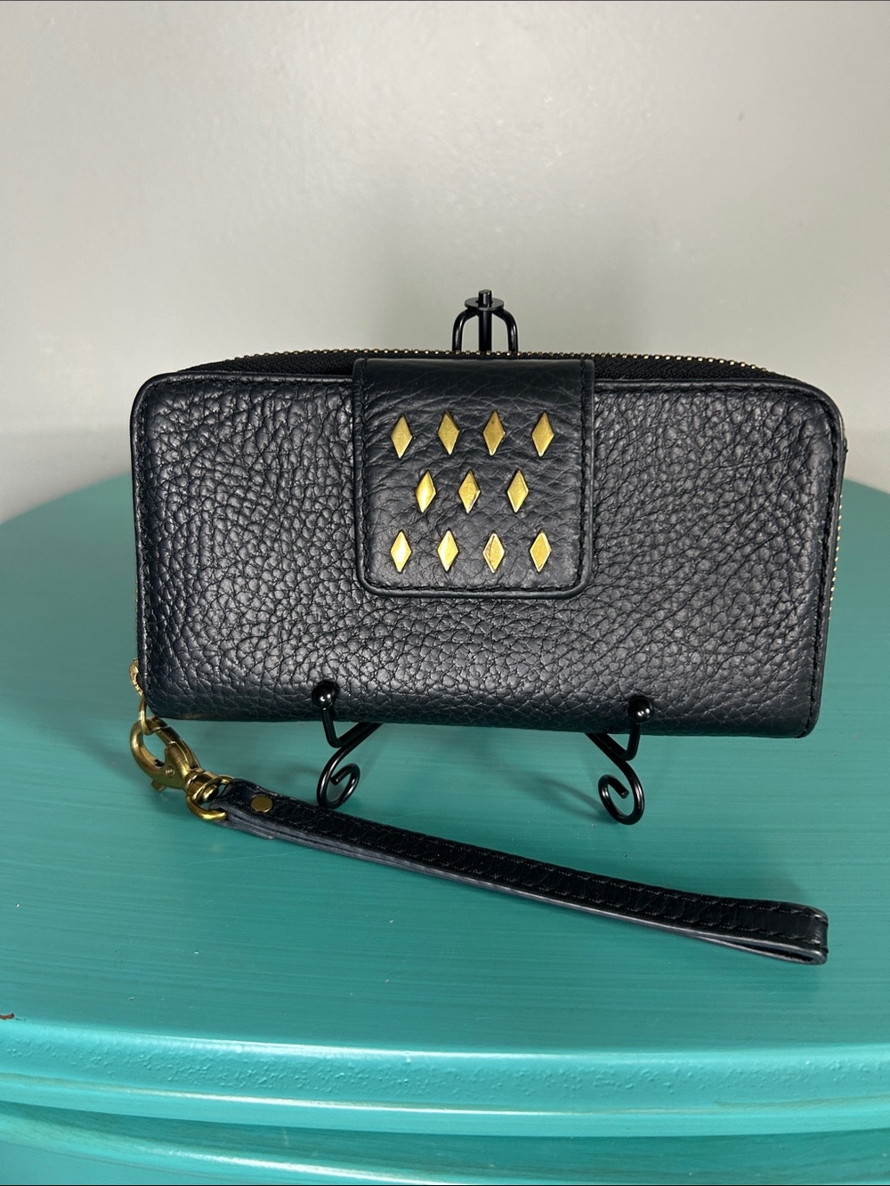 Fossil Black Pebbled Leather Wallet Wristlet Zip Around Closure Gold Studded